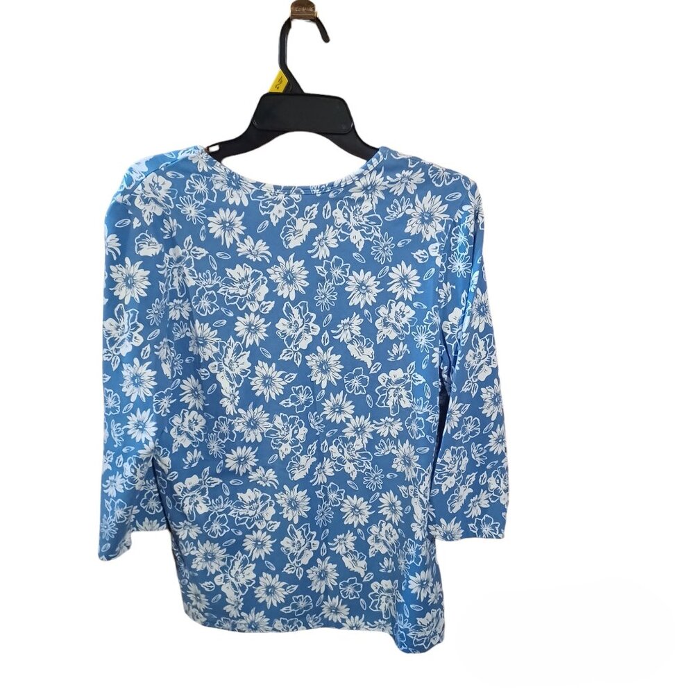 Croft & Barrow Stretch Blue Top With White Floral Pattern 3/4 Sleeves - Picture 2 of 3